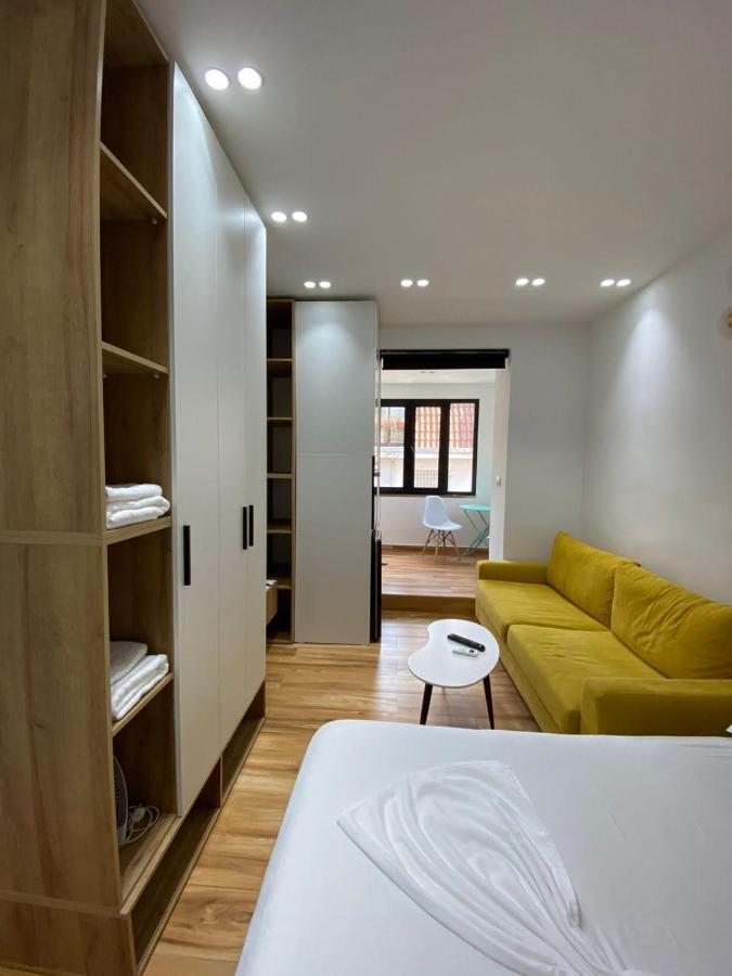 Luxury Apartment In Blloku Area Tirana Kültér fotó