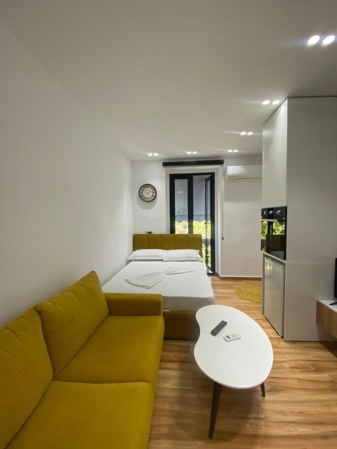 Luxury Apartment In Blloku Area Tirana Kültér fotó